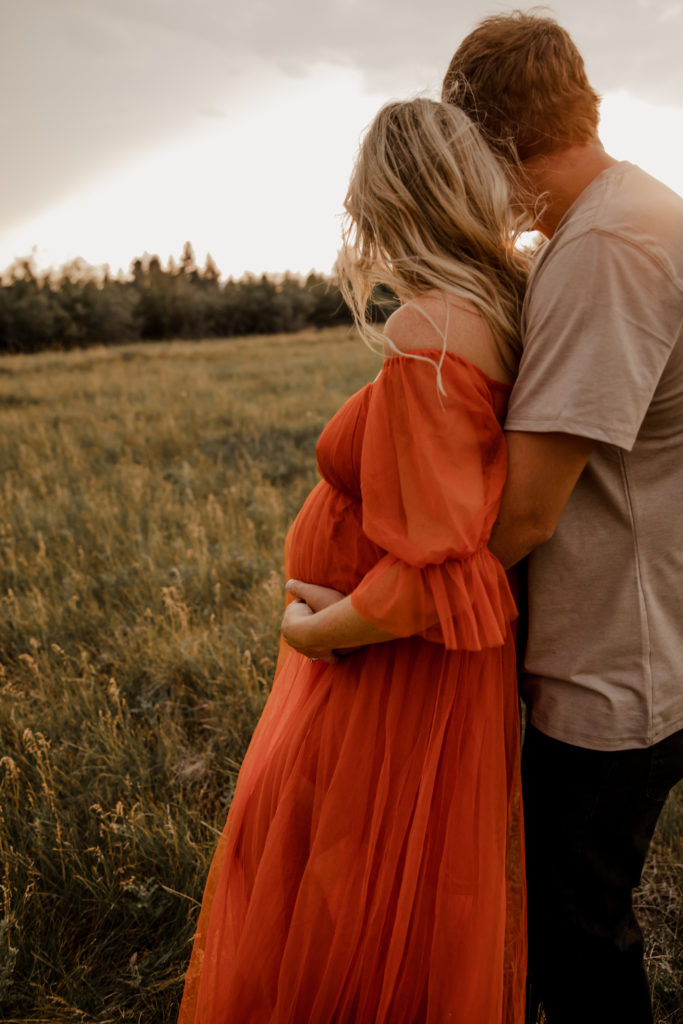 dreamy maternity session sisters oregon