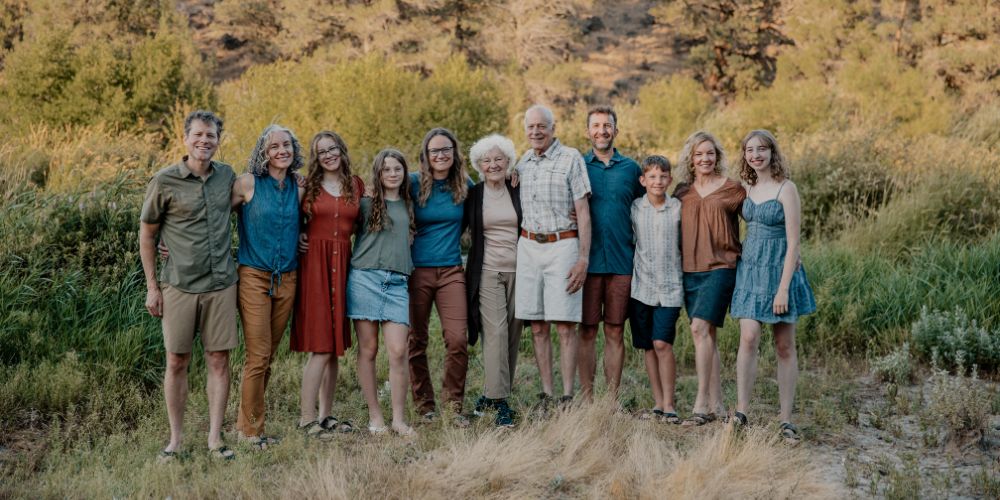 large extended family session photos