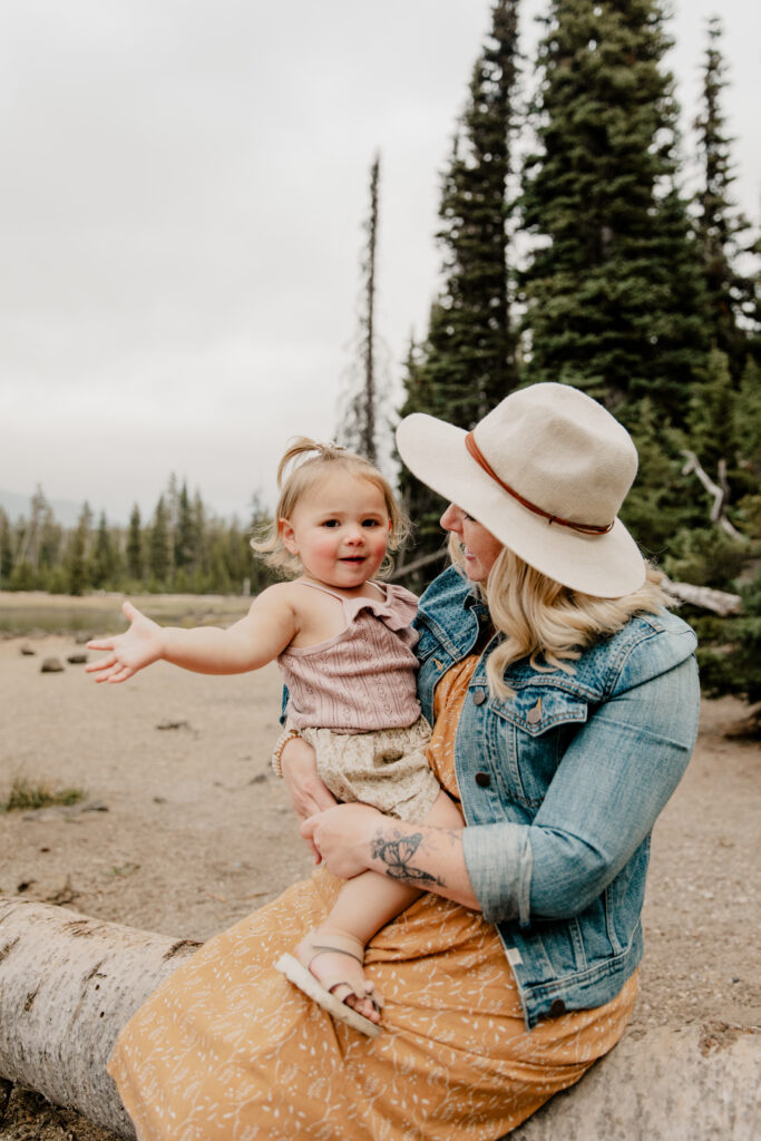 lifestyle family photos sparks lake 