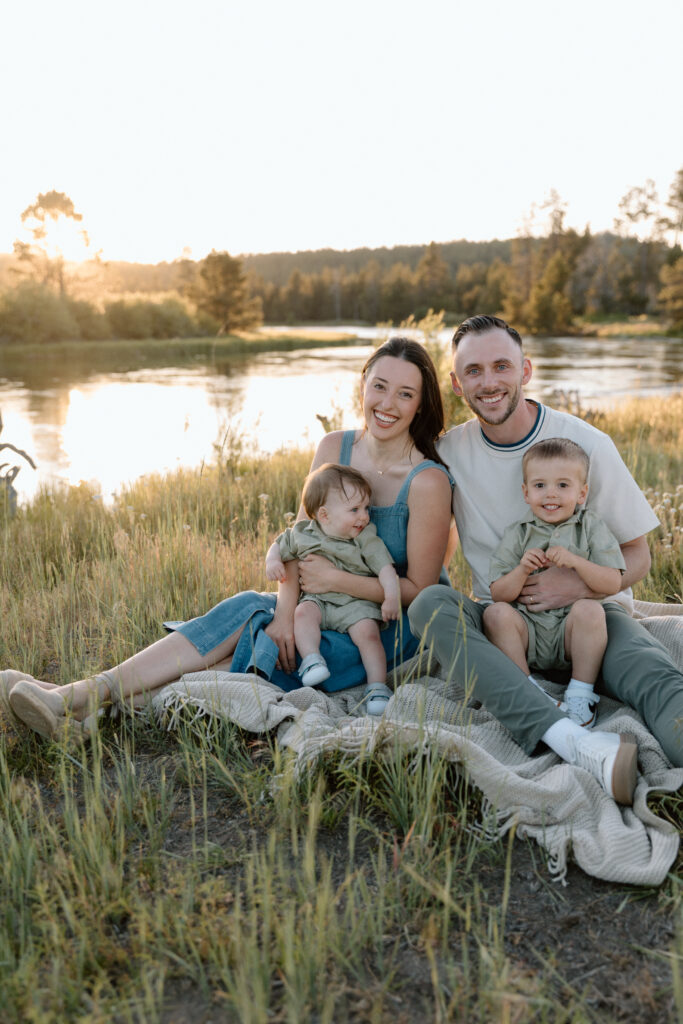family of four smiling sunriver oregon